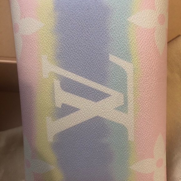 Louis Vuitton Large Kiragami Clutch Escale - Picture 2 of 12